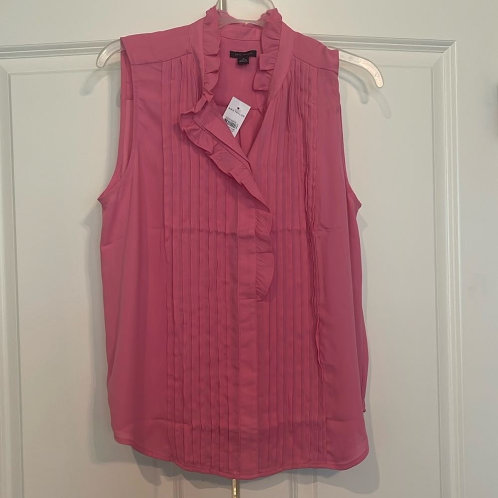 NWT pink Ann Taylor sleeveless blouse size M